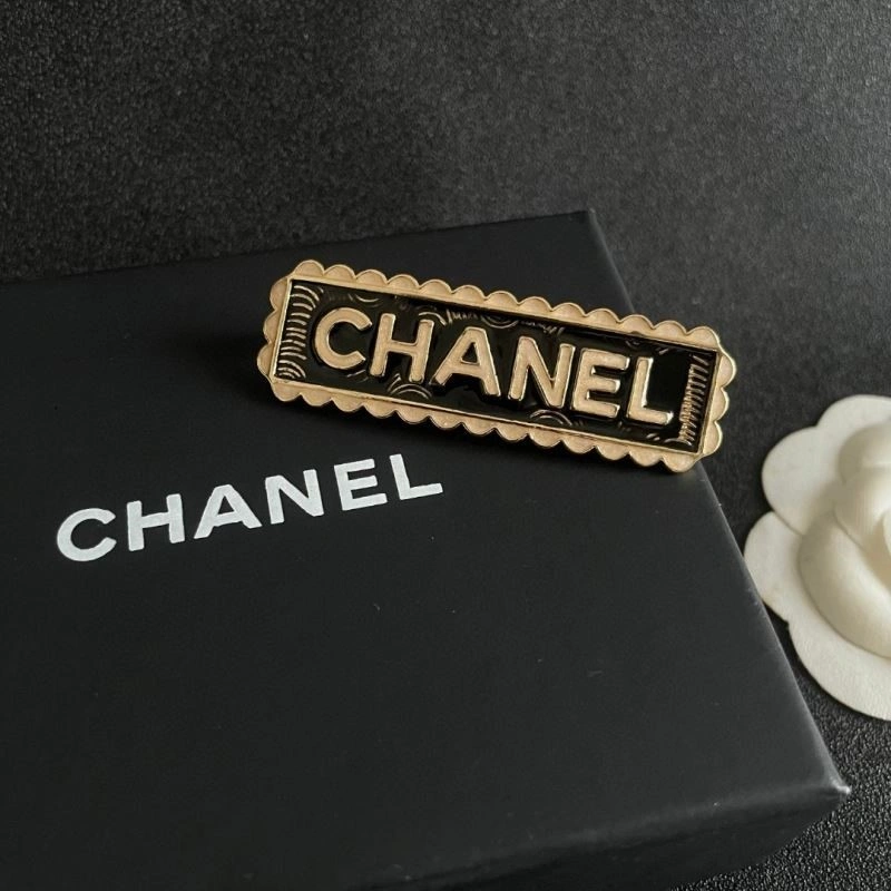 Reliable Chanel Brooches 224383