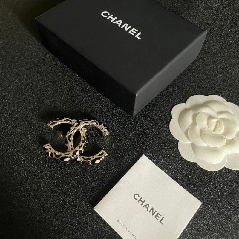 Soft Chanel Brooches 224366
