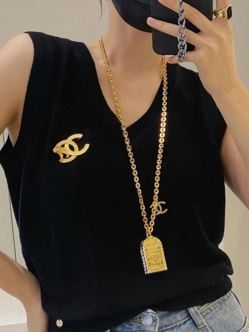 Flexible Chanel Brooches 224371