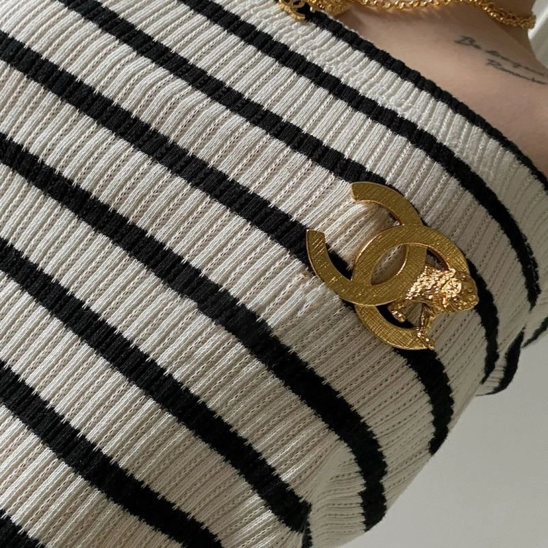 Flexible Chanel Brooches 224371