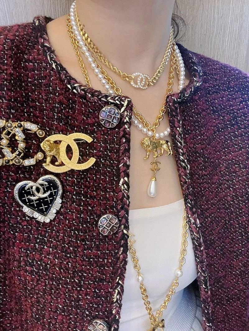Flexible Chanel Brooches 224371