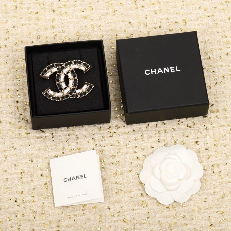 Durable Chanel Brooches 224372