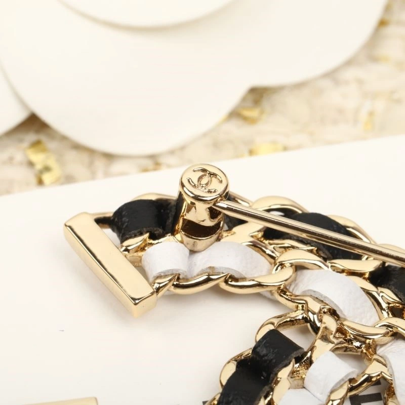 Durable Chanel Brooches 224372