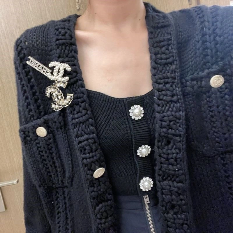 Durable Chanel Brooches 224372