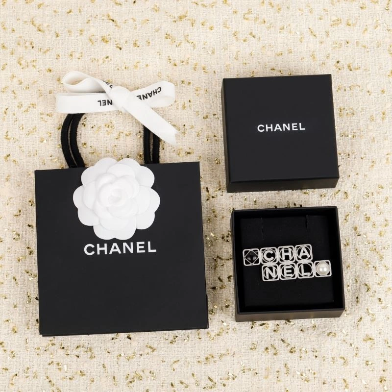 Chanel Brooches QuickDry 224375