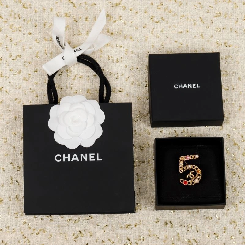 SmoothTexture Chanel Brooches 224358