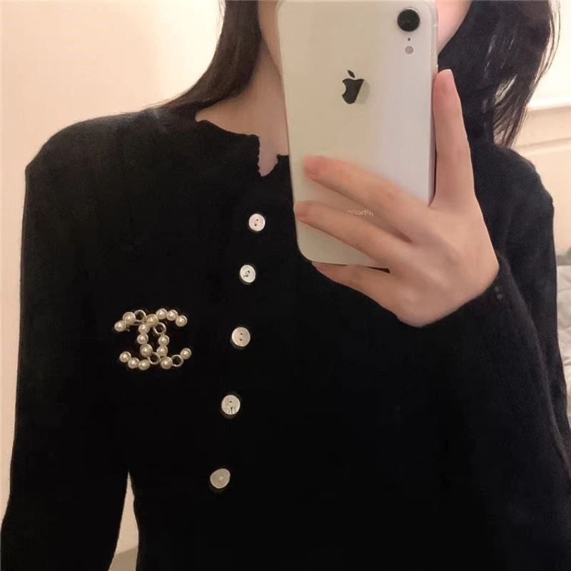 TravelReady Chanel Brooches 224355