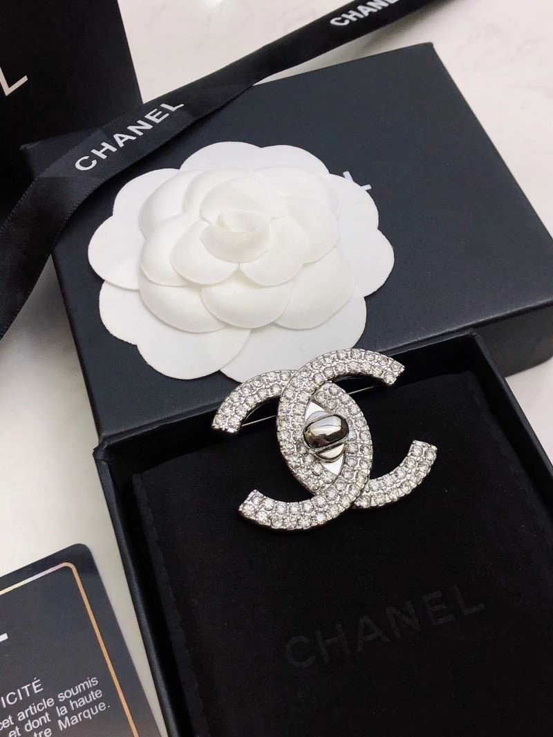 SoftTouch Chanel Brooches 224402