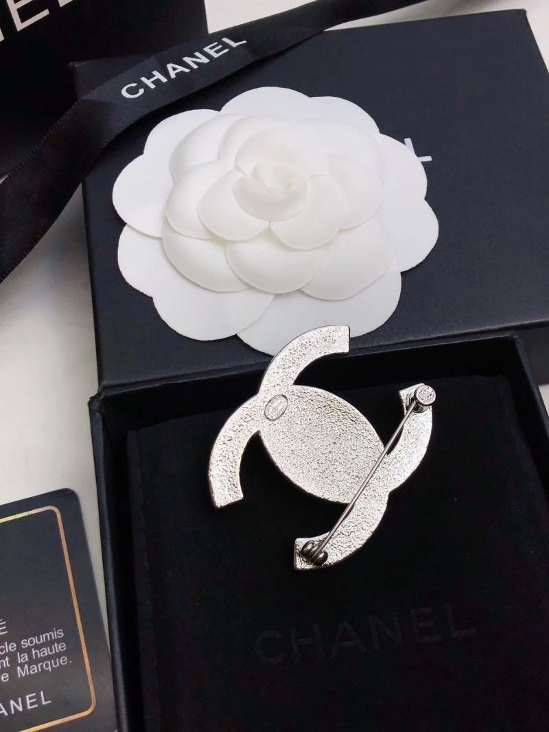 SoftTouch Chanel Brooches 224402