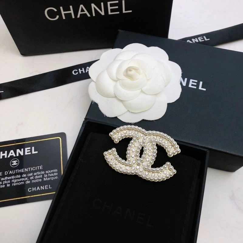 WrinkleFree Chanel Brooches 224346
