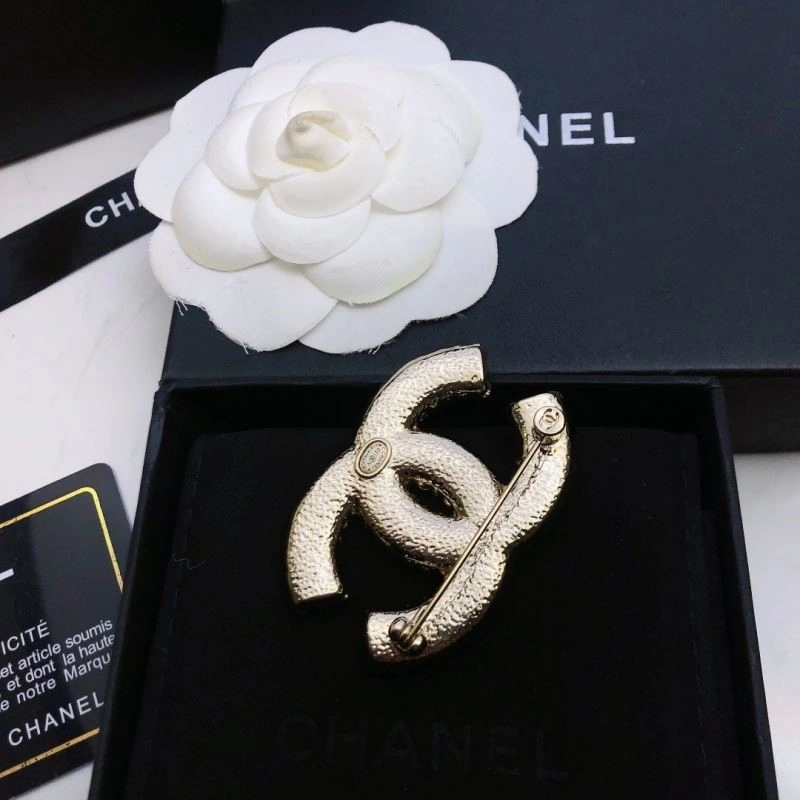 WrinkleFree Chanel Brooches 224346