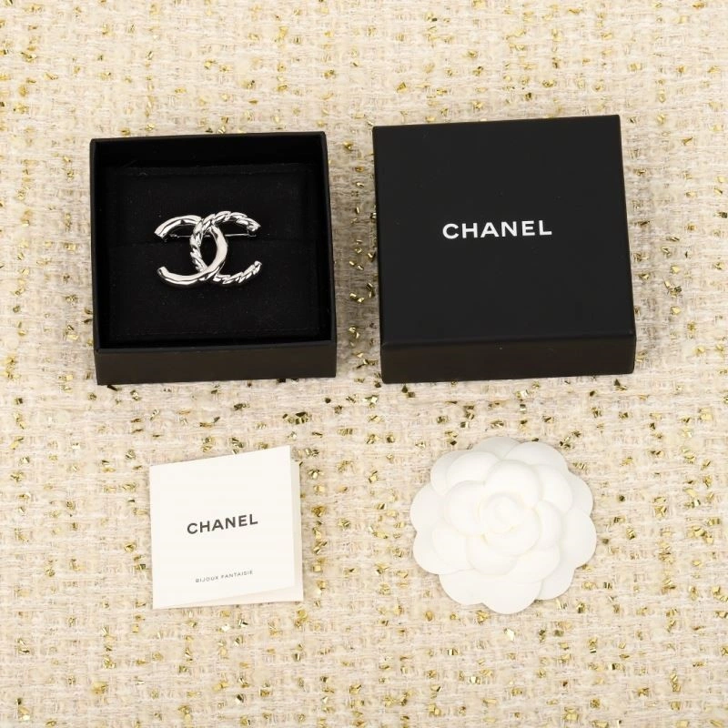 Chanel Brooches SmoothTexture 224357