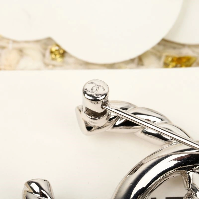 Chanel Brooches SmoothTexture 224357