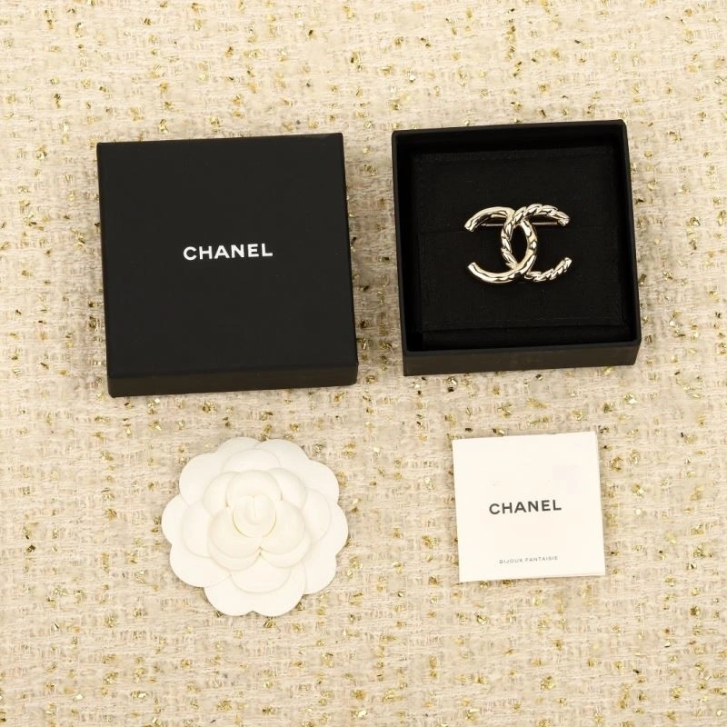 Premium Chanel Brooches 224347
