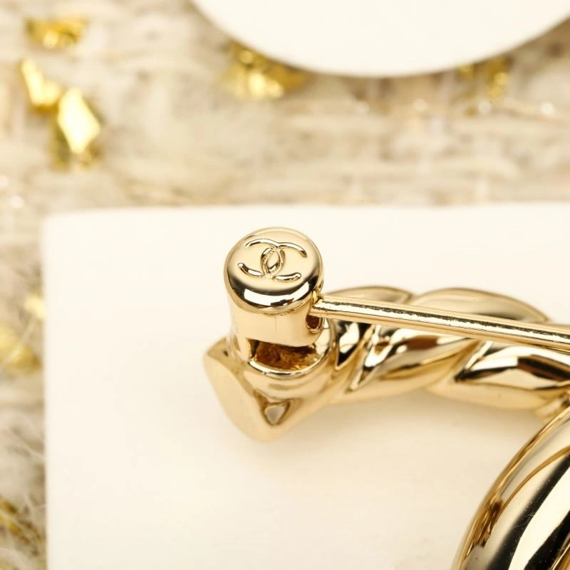 Premium Chanel Brooches 224347