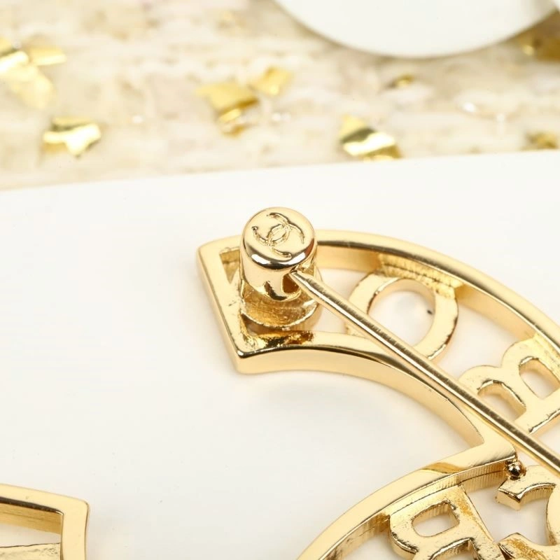 Trendy Chanel Brooches 224353