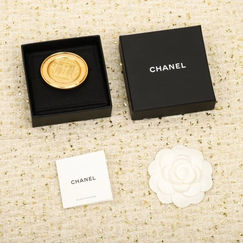 Chanel Brooches TimelessDesign 224391