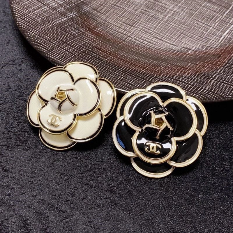 SmoothTexture Chanel Brooches 224341