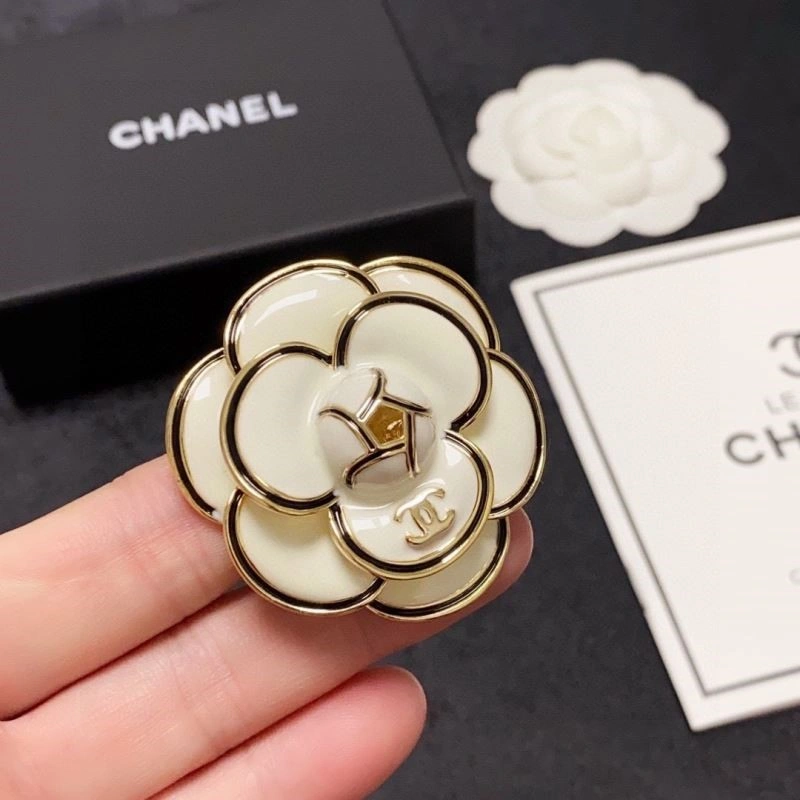 SmoothTexture Chanel Brooches 224341
