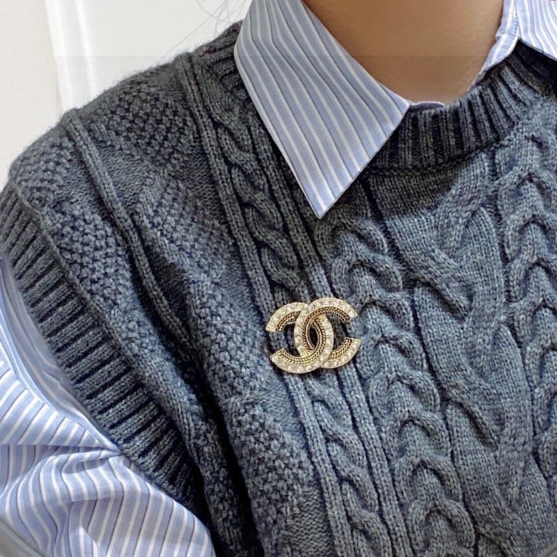 Chanel Brooches FashionForward 224386