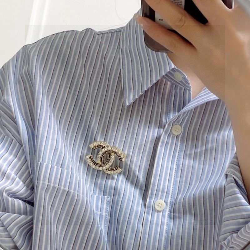 Chanel Brooches FashionForward 224386