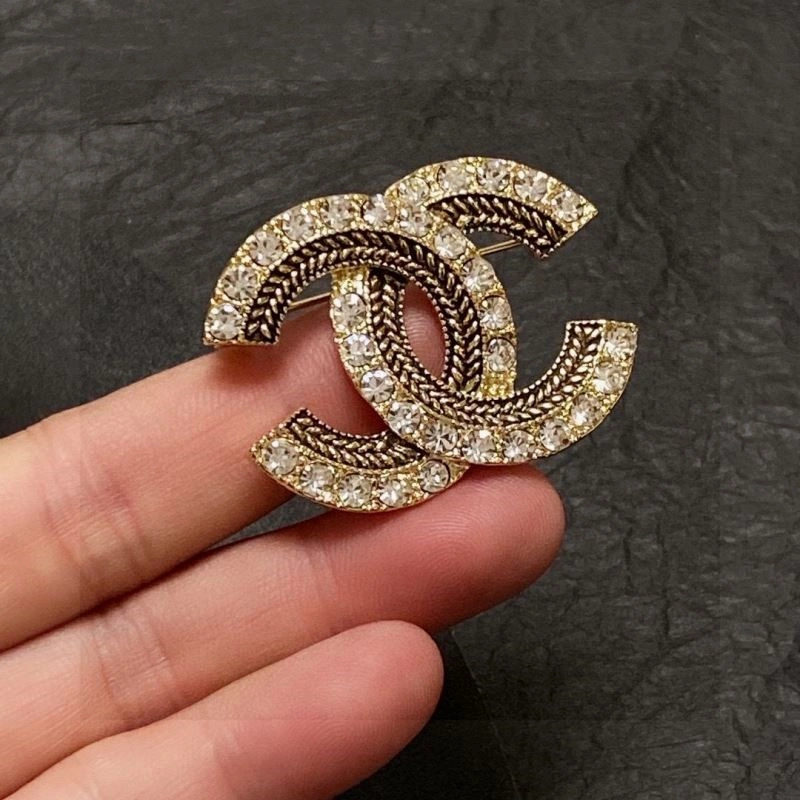 Chanel Brooches FashionForward 224386