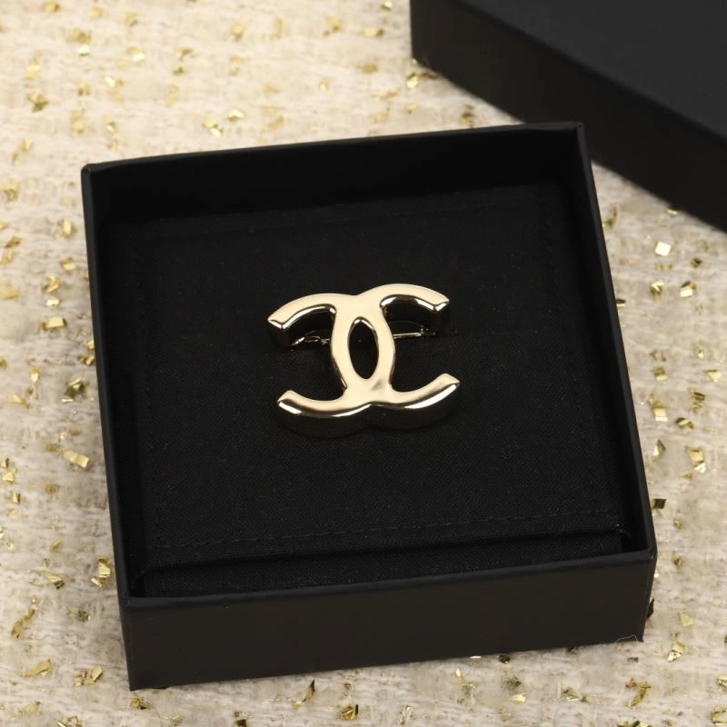 Chanel Brooches FashionForward 224327