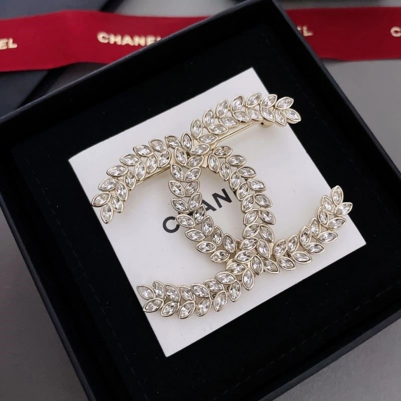 Neat Chanel Brooches 224322