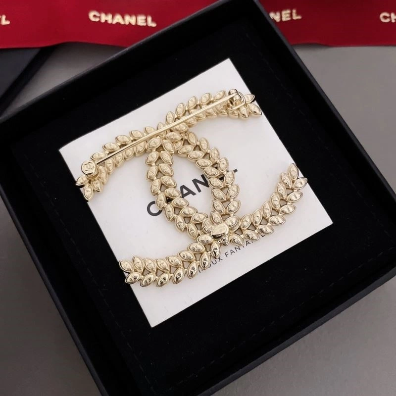 Neat Chanel Brooches 224322