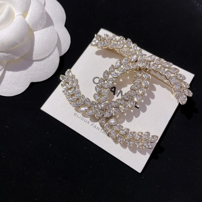 Neat Chanel Brooches 224322