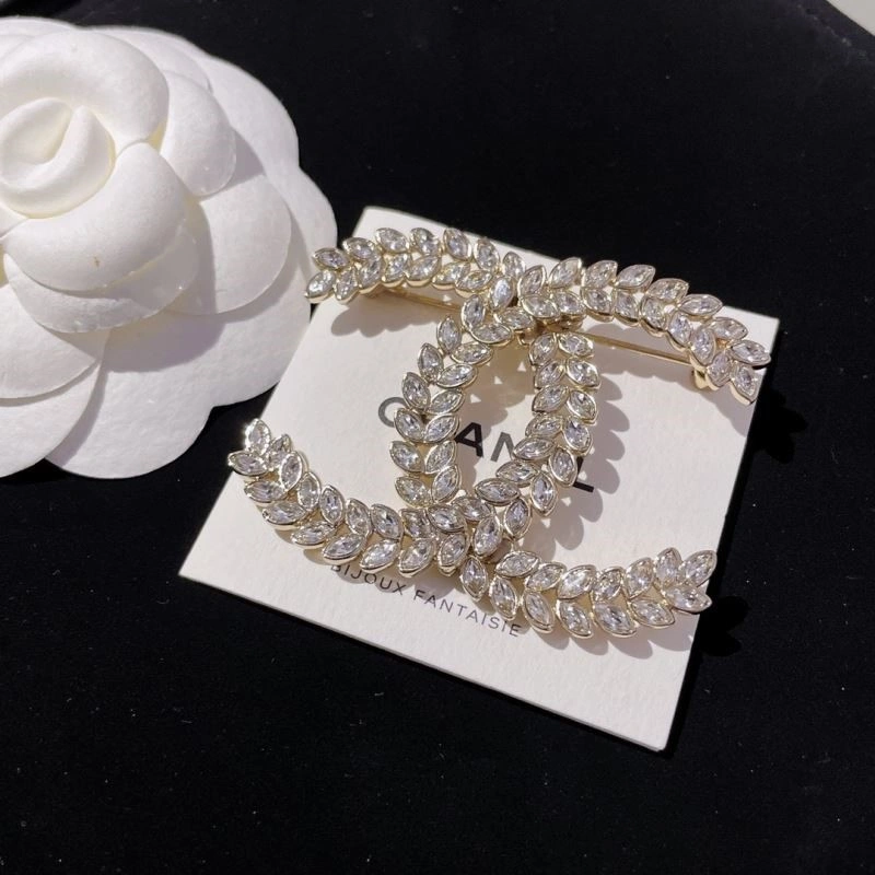 Neat Chanel Brooches 224322