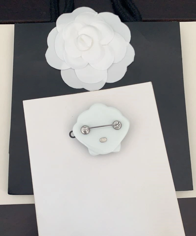 Vibrant Chanel Brooches 224316