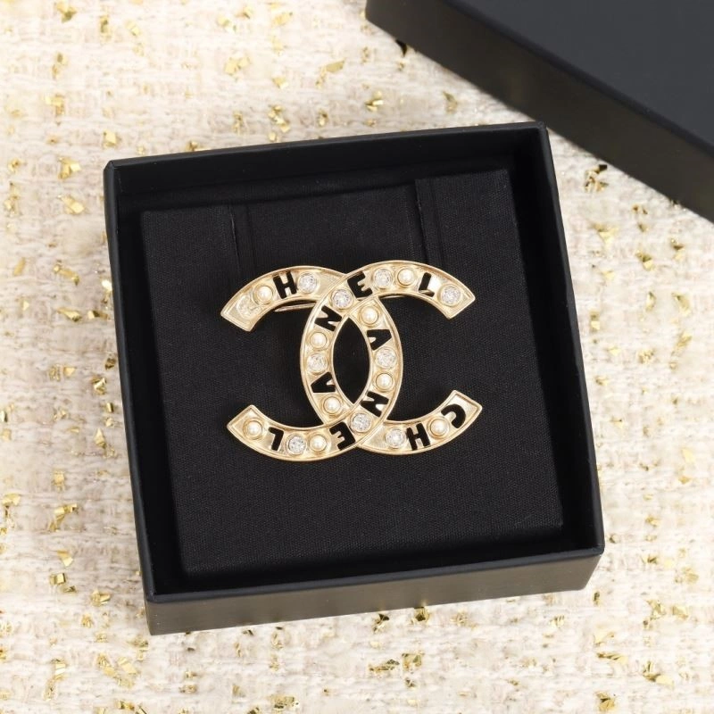 Unisex Chanel Brooches 224420