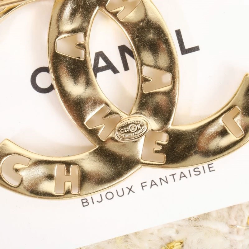Unisex Chanel Brooches 224420