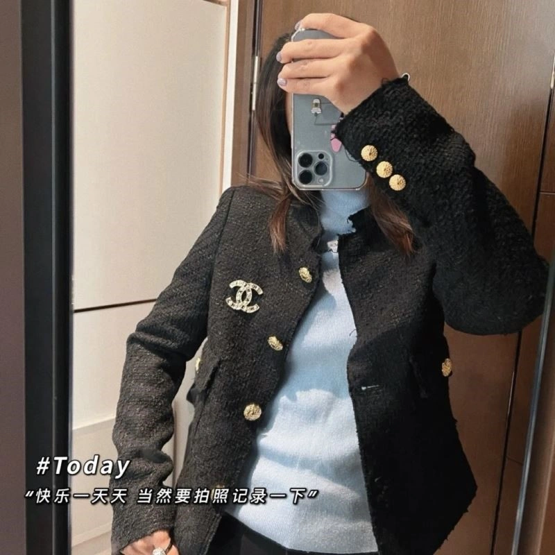 Unisex Chanel Brooches 224420