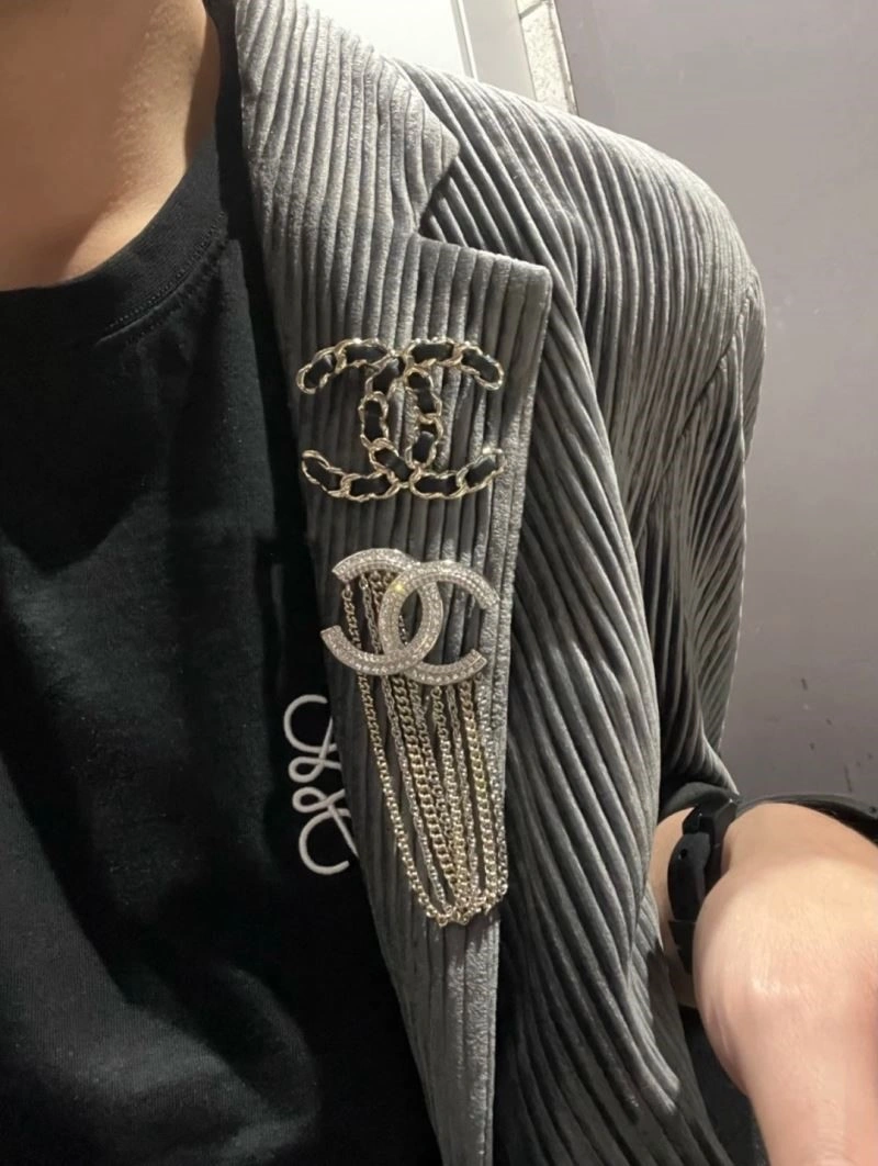 Chanel Brooches TechFriendly 224314