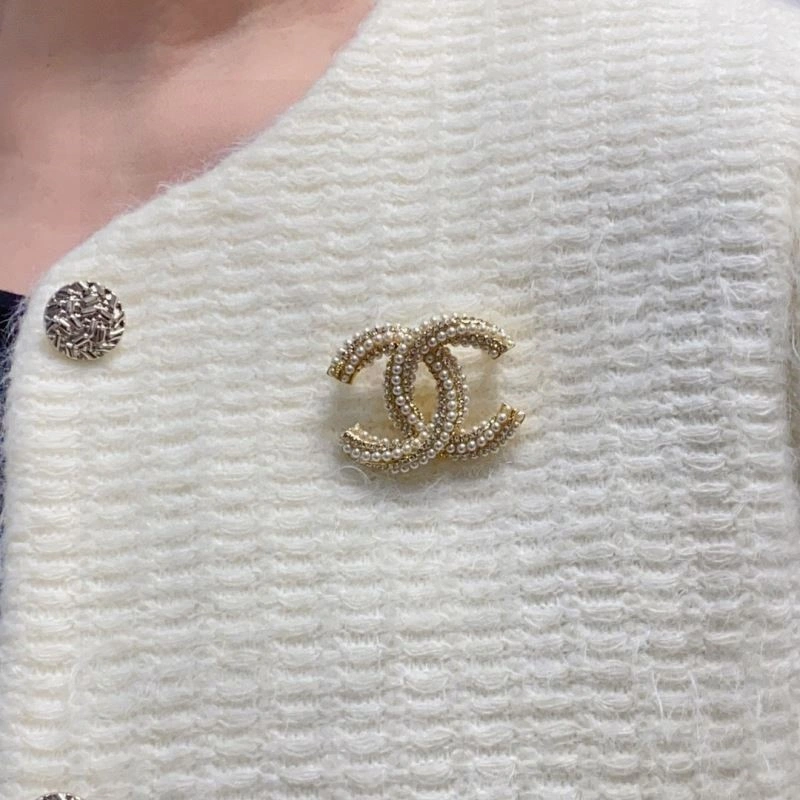 Chanel Brooches SmoothTexture 223210