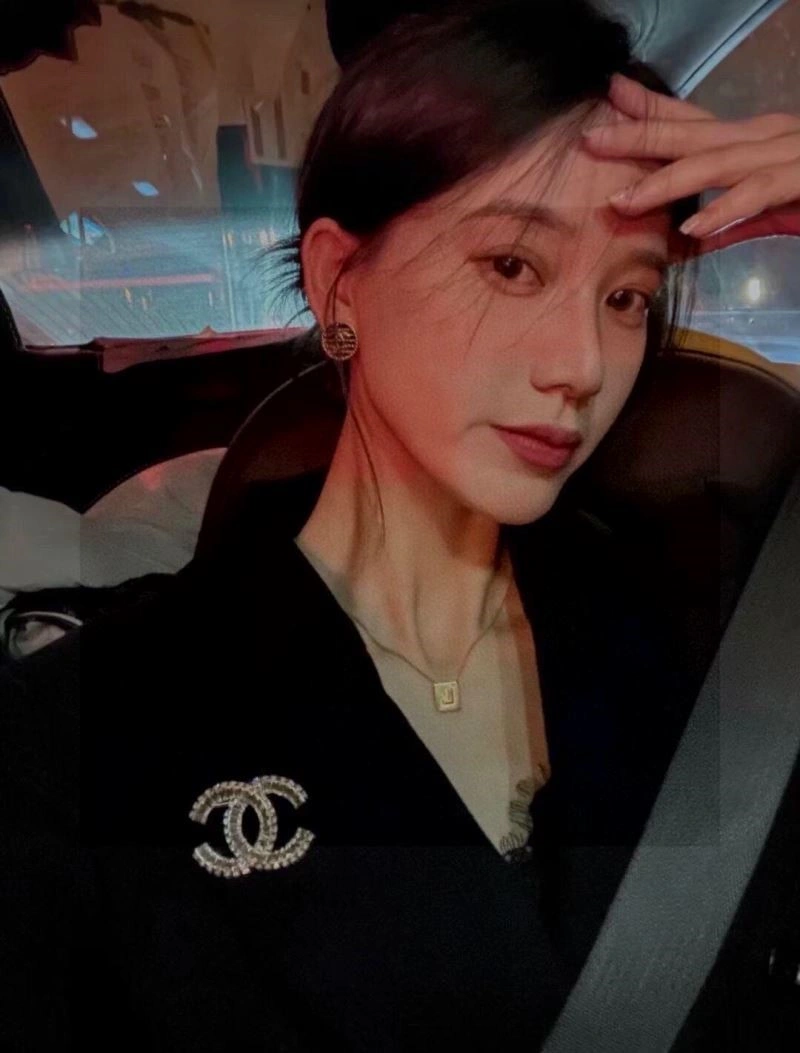 Stretchable Chanel Brooches 223186