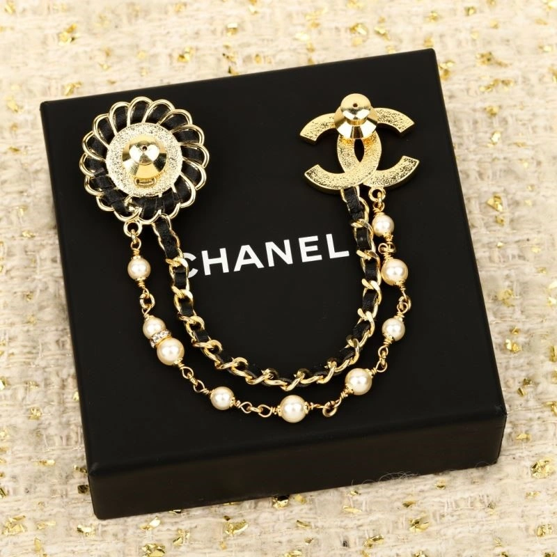 Youthful Chanel Brooches 223188