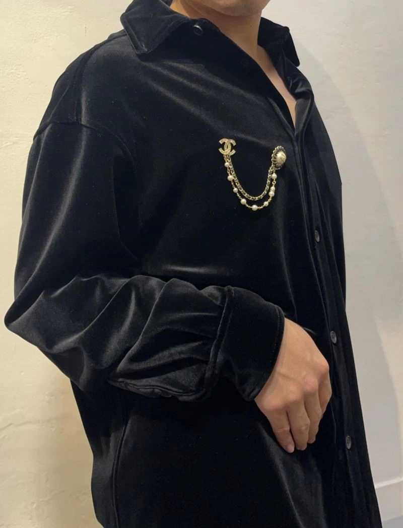 Youthful Chanel Brooches 223188