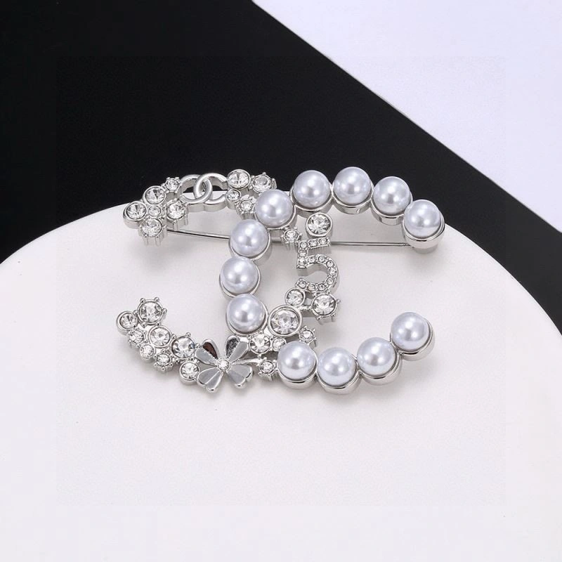 StreetReady Chanel Brooches 223272