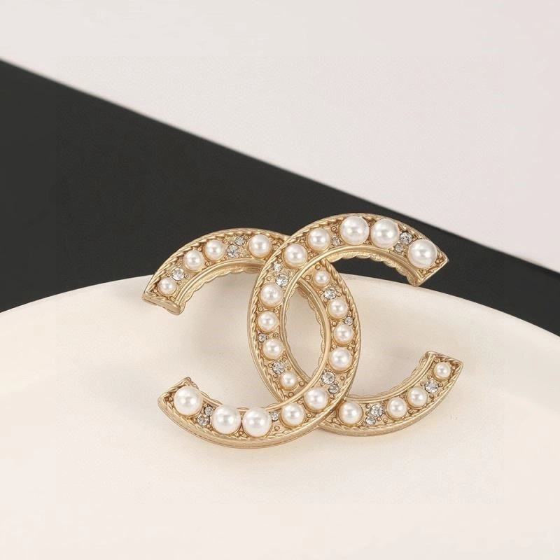 Lightweight Chanel Brooches 223187