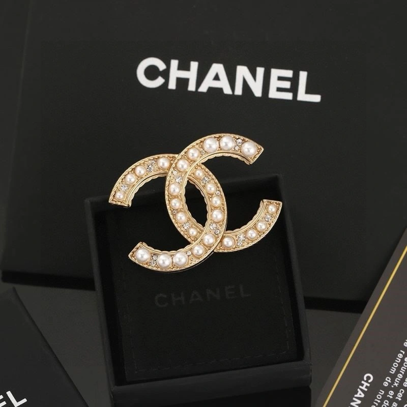 Lightweight Chanel Brooches 223187