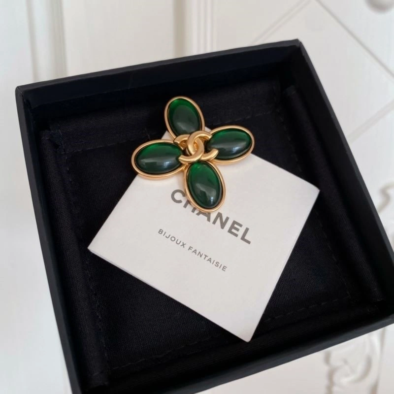 Modern Chanel Brooches 223182