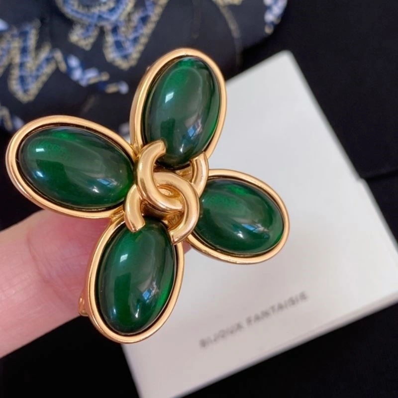 Modern Chanel Brooches 223182