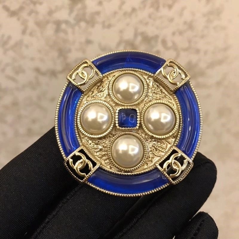 Chanel Brooches UrbanStyle 223174