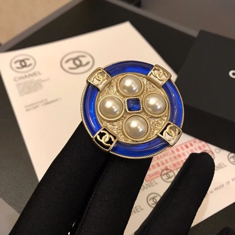 Chanel Brooches UrbanStyle 223174
