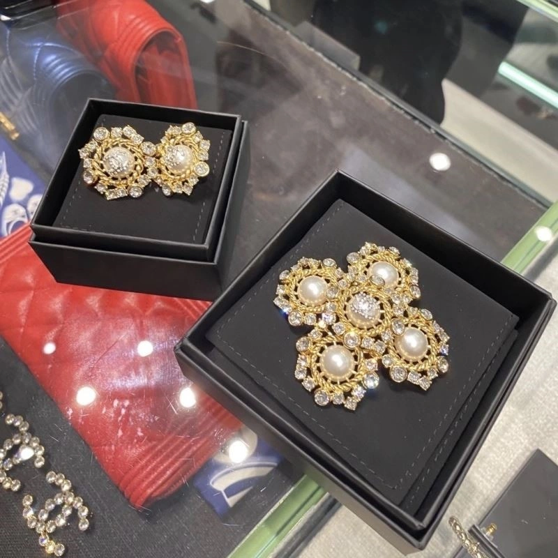 AllSeason Chanel Brooches 223163