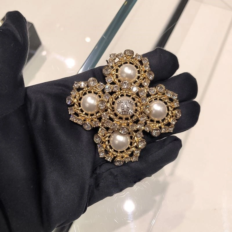 AllSeason Chanel Brooches 223163