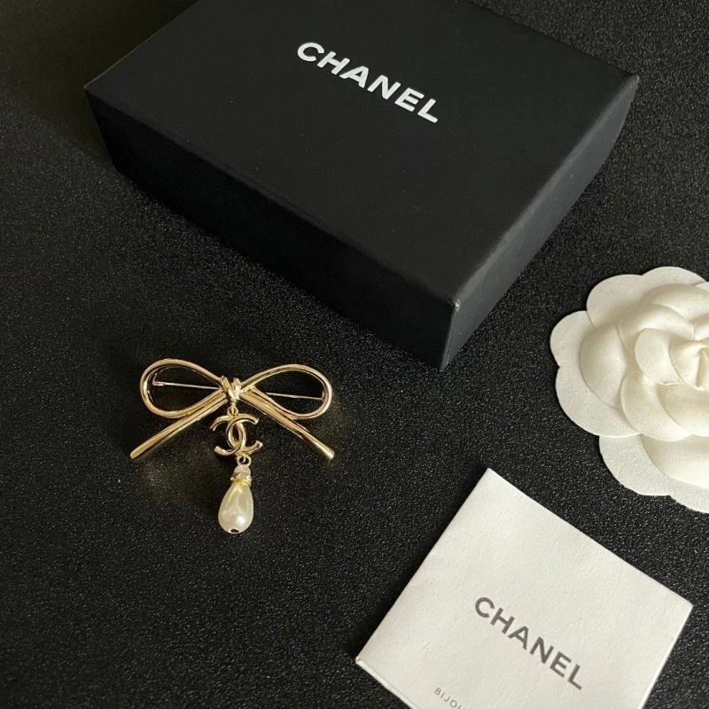 Chanel Brooches Packable 223178